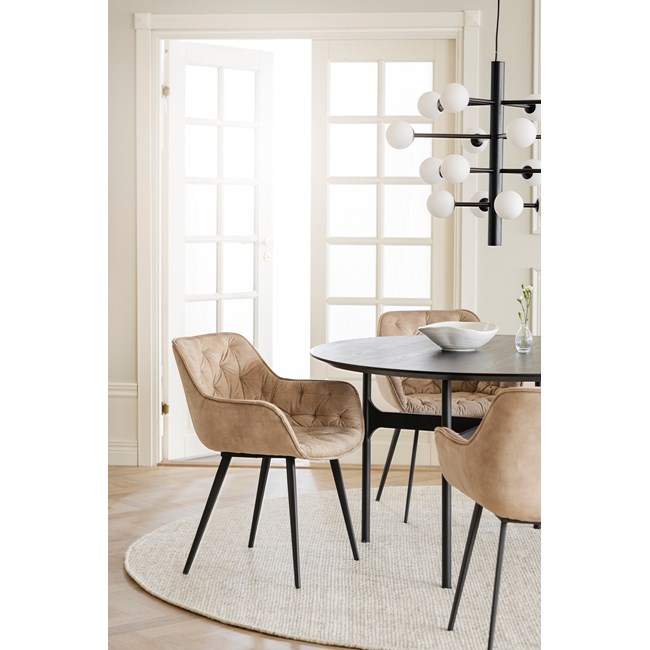 Gilroy tuoli miljöökuva, beige sametti/musta