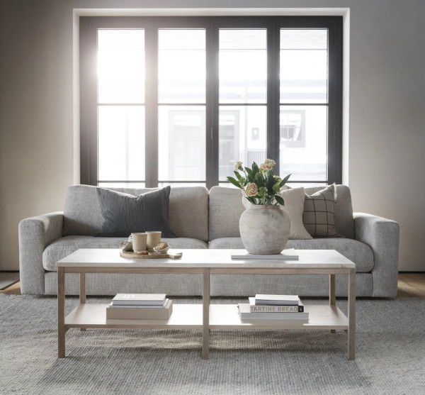 Rowico Orwel sohvapöytä miljöökuva, beige/valkopesty
