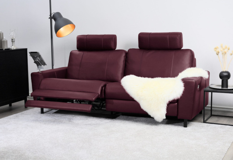 Muru sohva 2 moottorilla 3-istuttava nahkaisena miljöökuva, Natural Fine Claret
