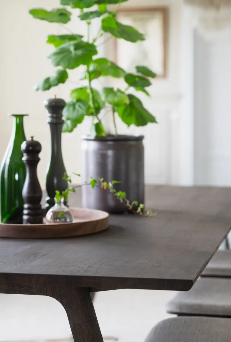 Rowico Clapperton ruokapöytä 220x95 miljöökuva, ruskea