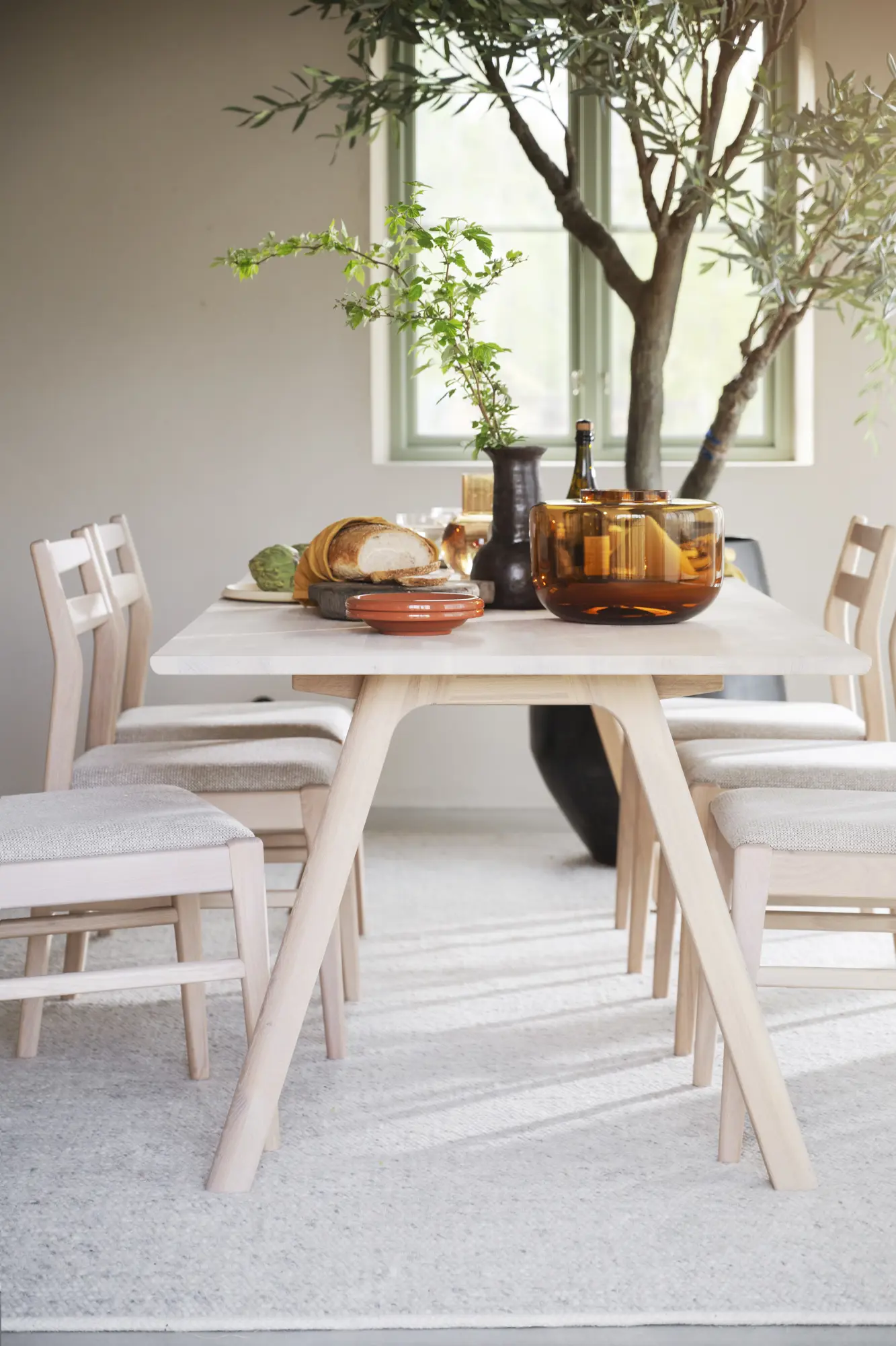 Rowico Clapperton ruokapöytä 220x95 miljöökuva, valkopesty