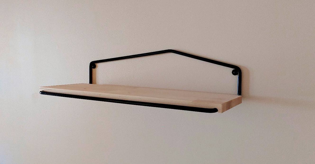 Ilma seinähylly (vino), musta/koivu (leveys 60 cm)