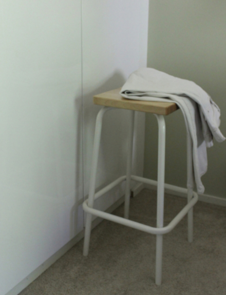 CLASSIC -65 baarijakkara maalattu runko (neliö istuin, H-jalka), koivu/valkoinen