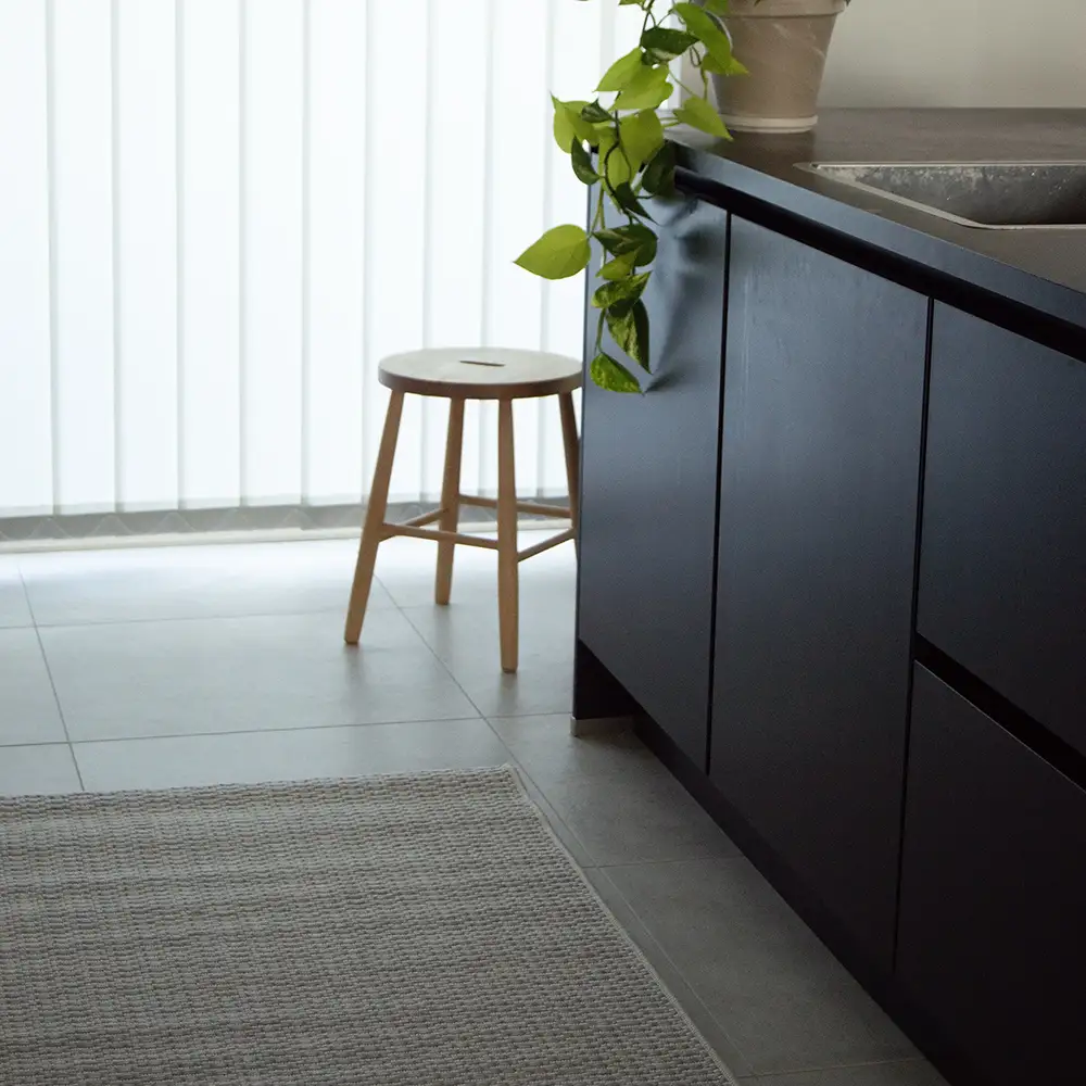 Kaarna matto miljöökuva, luonnonvalkoinen