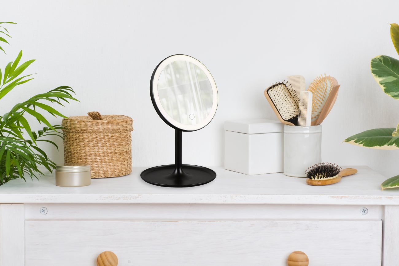 Meikkipeili valolla miljöö, musta