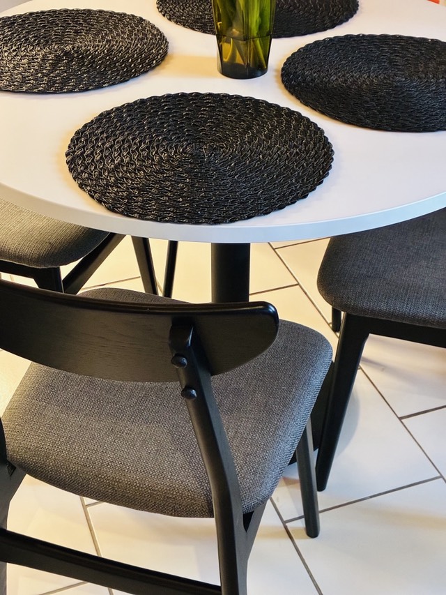 Kopi pyöreä pöytä 100 miljöökuva