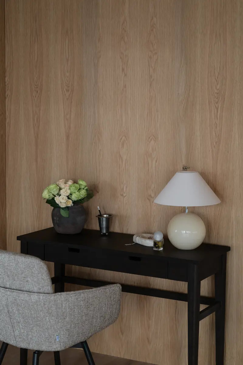 Rowico Garrison sivupöytä miljöökuva, ruskea