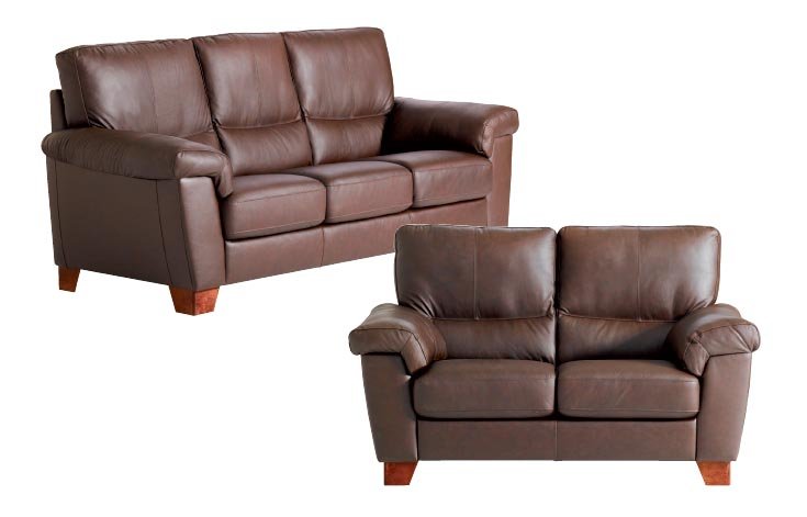 Design by Noronen Oliver 3- ja 2-istuttava sohva, nahka/keinonahka ruskea ja jalat pähkinä